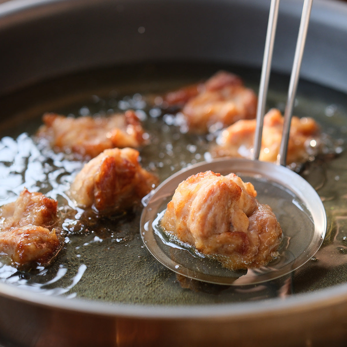 朝引き鶏の唐揚げ用味付モモ肉(カット済/衣付) 800g(400g×2袋)